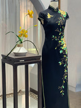 Load image into Gallery viewer, High-Slit Flower Embroidered Silk Cheongsam Gown
