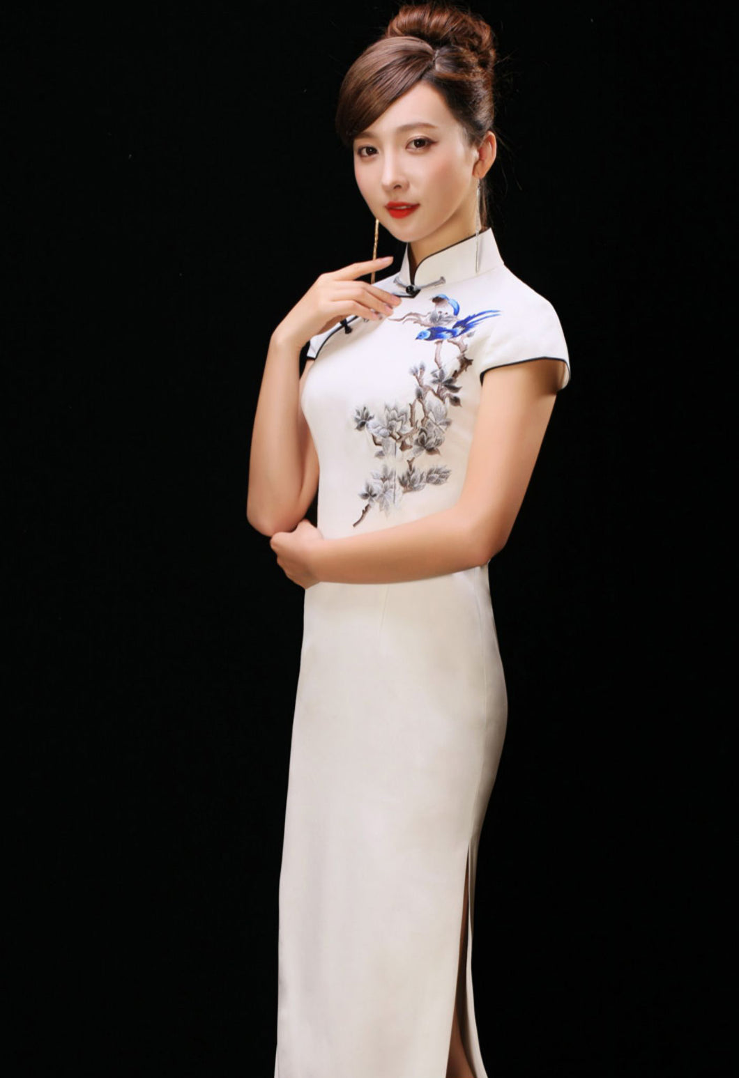 Embroidered Silk Mandarin Collar White Cheongsam Dress