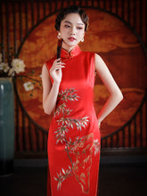 Load image into Gallery viewer, Short Bamboo Embroidered Wedding Mini Cheongsam Dress
