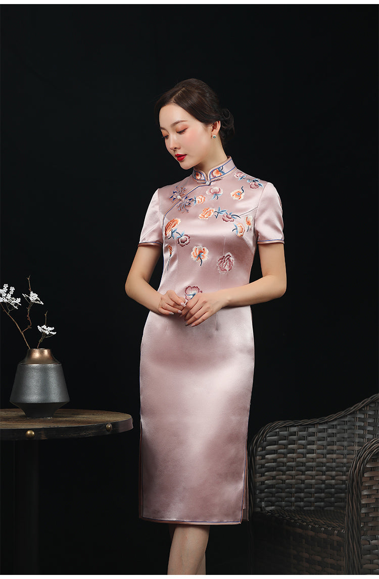 Mandarin Collar Floral Embroidered Cheongsam Dress In Pink
