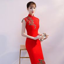 Load image into Gallery viewer, Floral Embroidery Chinese Wedding Dress for Bridal
