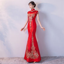 Load image into Gallery viewer, Wedding Qipao with Lace-Up Back
