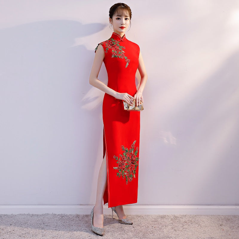 Floral Embroidery Bridal Cheongsam Dress with Side Split